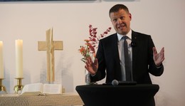 Pfarrer Stefan Bürger avanciert zum Internet-Star - Glaube im Vordergrund