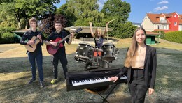 Bühne frei: Großes Sommerfest der Musikschule Ebert feiert Premiere