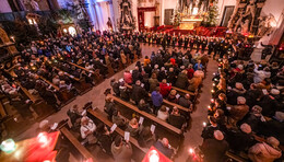1.000 Lichter im Dunkeln: Weihnachtliche Festklänge im Dom