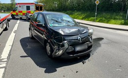 Unfall zwischen Renault und Citroën - Eine Person leicht verletzt