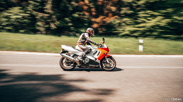 Zum Saisonstart erklärt der ADAC, worauf Motorradfahrer achten sollten