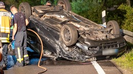 VW überschlägt sich am Hanauer Kreuz: Fahrer (42) tödlich verletzt