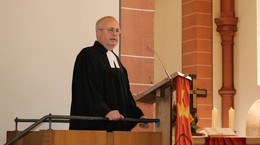 Evangelisches Dekanat Vogelsberg verabschiedet Pfarrer Siegfried Schmidt