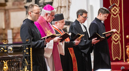 Beten für die Ukraine: Zentraler Gedenkgottesdienst im Fuldaer Dom