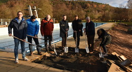 Bauarbeiten gestartet: Sportbecken im Freibad Schlitz wird saniert