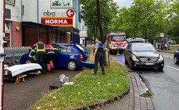 Unfall in der Weimarer Straße: 37-Jährige kracht in Gegenverkehr