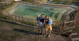 Ein Spaß für Groß und Klein - Familie Rützel baut eigenen Naturschwimmteich