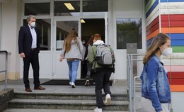 Erstmals seit Monaten: Alle Schüler zurück in den Klassenräumen