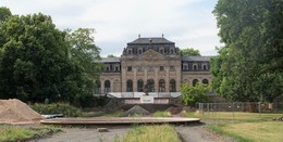 Wie einst flanieren im spätbarocken Flair des Schlossgartens