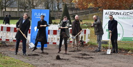 Symbolischer Spatenstich für Sanierungsarbeiten im Fuldaer Schlossgarten