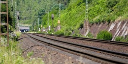 Bauteams führen zwischen Kassel und Fulda abschließende Gleisarbeiten durch