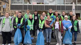 Erfolgreicher World Clean-up Day bei Tegut: 15 Lernende aus Fulda mit dabei