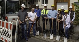 Glasfaserausbau in Stockhausen begonnen - Spatenstich mit Bürgermeisterin