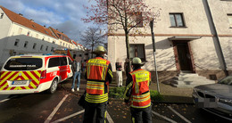 Rettungskräfte rücken zu Dachstuhlbrand aus: Fehlalarm