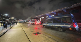 Irre Szenen in Neapel: Polizei sperrt Eintracht-Fans in Hotel ein