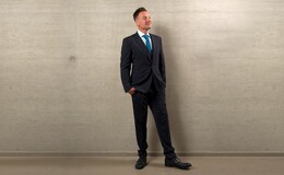Henning Strauss in feierlicher Stadtverordnetensitzung zum Ehrenbürger ernannt