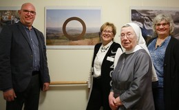Dr. Oliver Beaujean eröffnet Foto-Ausstellung im Hospiz St. Elisabeth