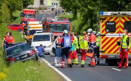 Kettenreaktion: Fünf Autos in Unfall auf Landstraße vor Niederbieber involviert