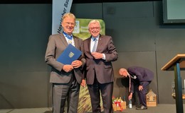Ministerpräsident Bouffier verleiht  Peter Voss-Fels Hessischen Verdienstorden