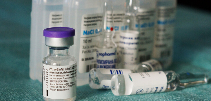 Da Biontech für Erstimpfungen derzeit rar ist, empfiehlt die Kassenärztliche Vereinigung Hessen die AstraZeneca-Spritze