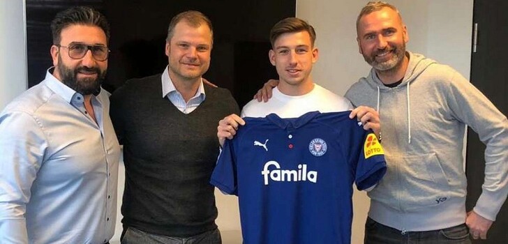 Daniel Hanslik (2. v. r.) streift sich künftig das Trikot von Holstein Kiel über