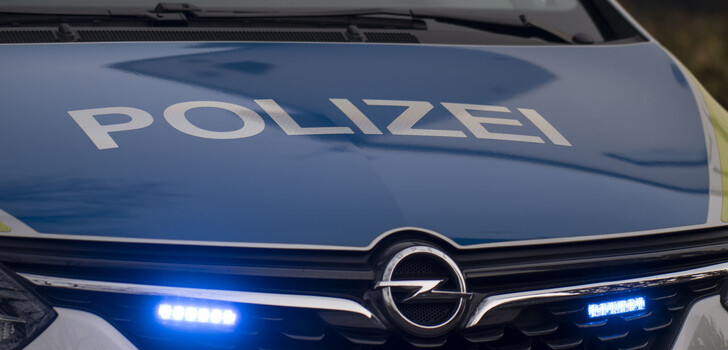 Auf dem Gehweg in der Künzeller Straße zu einer körperlichen Auseinandersetzung zwischen mehreren Personen.