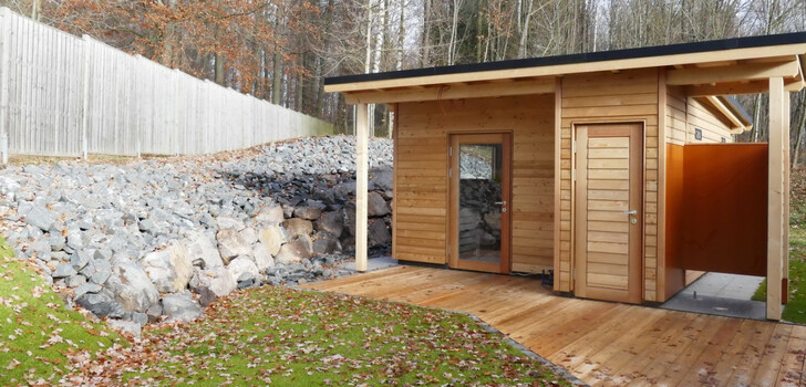 Eine Sauna im Garten - für viele Menschen ein Traum, den sie sich gerade in Zeiten von Corona verwirklichen.