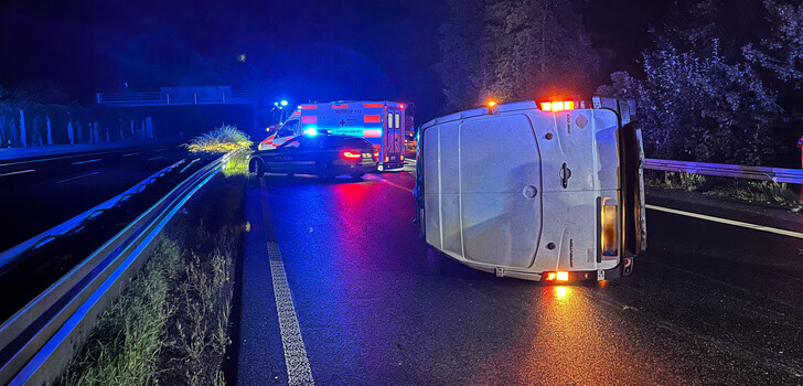 Am Langenselbolder Dreieck ereignete sich am Dienstagabend ein Unfall mit einem Sprinter.