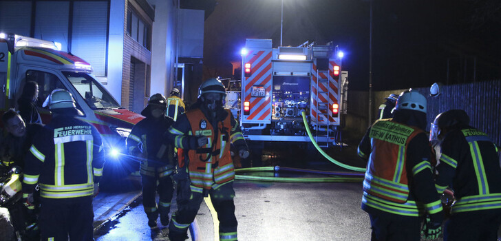 Die Feuerwehr muss in den kommenden Jahren stark investieren. Hier bei einem Großeinsatz im Januar im Stadtteil Asbach.