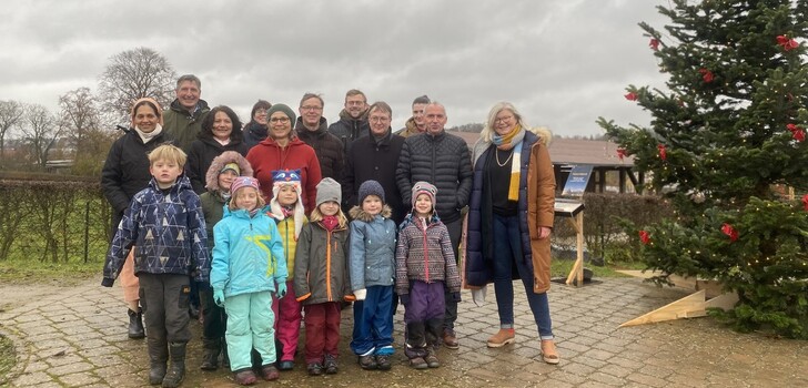 Der Adventsweg im antonius Park ab heute eröffnet und lädt zum Verweilen und Bestaunen der selbst gestalteten Tafeln ein.