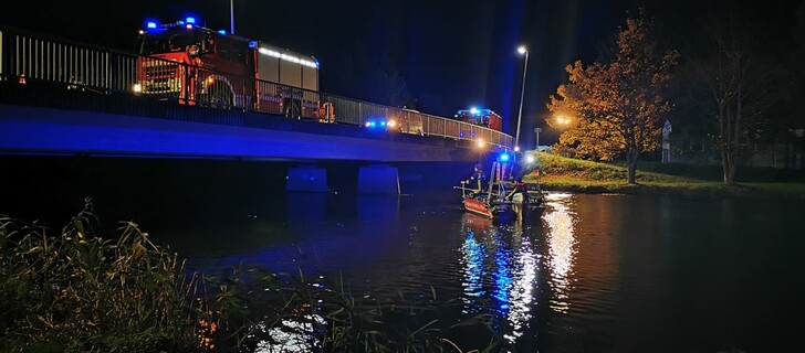 Reibungslose Zusammenarbeit bei einer Übung der Feuerwehr Heringen und der DLRG Ortsgruppe Heringen.