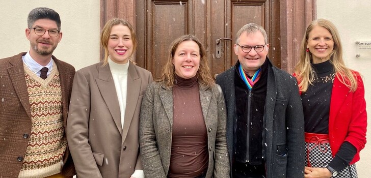 (v.l.n.r.) Wissenschaftlicher Koordinator Dr. Tobias Becker, Vivian Seidel, Direktoriumsmitglieder Prof. Dr. Claudia Wiesner und Prof. Dr. Philipp Gassert sowie Vorstandsmitglied Manuela Henkel