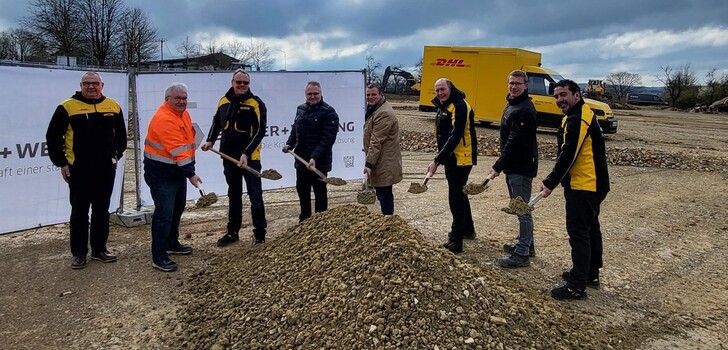 Spatenstich am Montagmorgen für den neuen Zustellstützpunkt der Deutschen Post "IM Stauster" in Hünfeld.