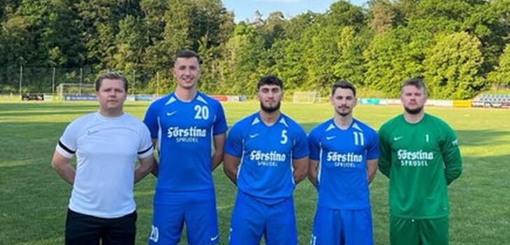 (stehend von links): Trainer Florian Roth, Kevin Preis, Dennis Reichmann, Eric Behr, Alexander van Giersbergen Es fehlt: Simon Schilling