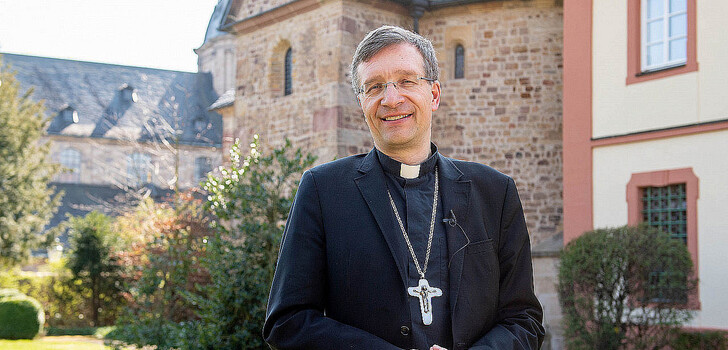 Bischof Dr. Michael Gerber beauftragt Neufassung der Grundordnung des kirchlichen Dienstes