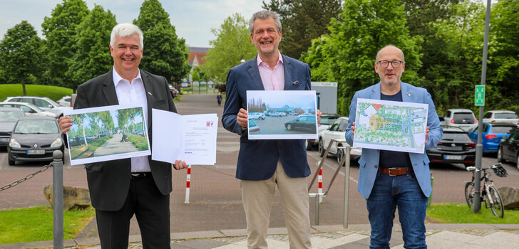 Künzells Bürgermeister Timo Zentgraf, Finanzstaatssekretär Dr. Martin Worms und Grünen MdL Markus Hofmann