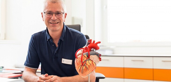 Training für die Pumpe: Nordic Walking stärkt das Herz effizient und ...