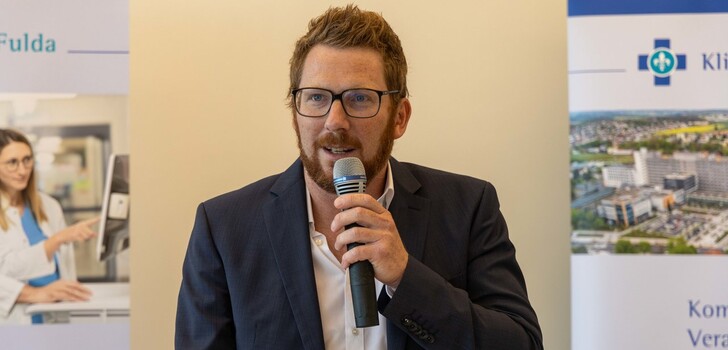Sein Herz schlägt für die Notfallmedizin: Prof. Dr. Robert Schier ist neuer Direktor der Klinik für Anästhesiologie, Intensiv- und Notfallmedizin am Klinikum Fulda.