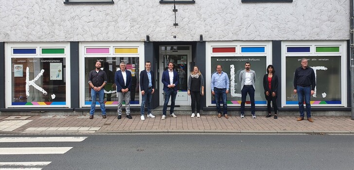 Ein Bild von der Arbeit machten sich kürzlich gemeinsam mit Landrat Manfred Görig (SPD) der SPD-Bundestagskandidat für den Wahlkreis Gießen / Alsfeld Felix Döring, der SPD-Kreisvorsitzende Patrick Krug sowie der SPD-Fraktionsvorsitzende im Kreistag Matthias Weitzel und der stellvertretende Vorsitzende der Alsfelder SPD-Fraktion Carsten Weitzel.