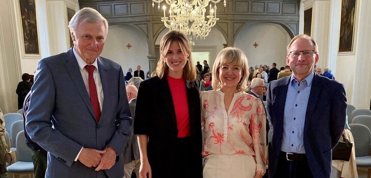 Sehr zufrieden mit einem spannenden, wertvollen und gelungenen Abend in der vollbesetzten Aula der Alten Universität in Fulda: Gerhard Möller, Sophie von der Tann, Ingeborg Kropp-Arend und Werner Schlierike (von links).