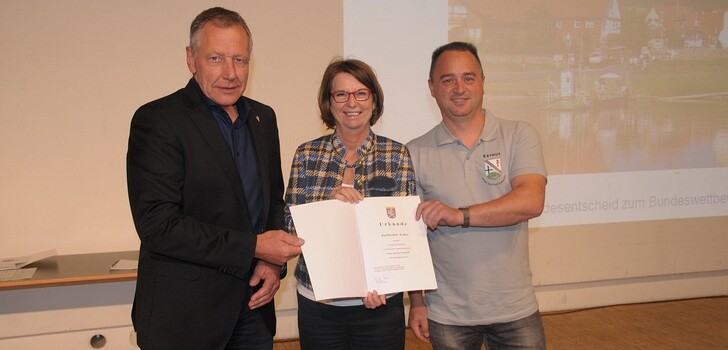 Die Teilnehmer aus Bad Hersfeld-Kathus mit Umweltministerin Priska Hinz (Mitte)