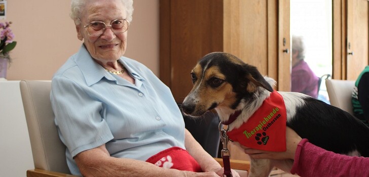 Bei Maria Schöppner werden Erinnerungen an ihren Hund wach