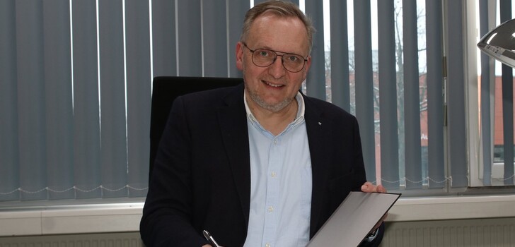 Schulleiter Karsten Backhaus freut sich auf das Jubiläumsjahr seiner Modellschule Obersberg.