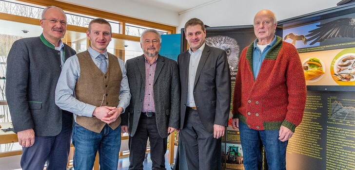 Von links: Manfred Helfrich (BM Poppenhausen), Steffen Korell (BM Gersfeld), Hubert Blum (BM Hilders), Markus Röder (BM Hofbieber) und Hubert Hocke (Gemeindevorstand Ehrenberg)