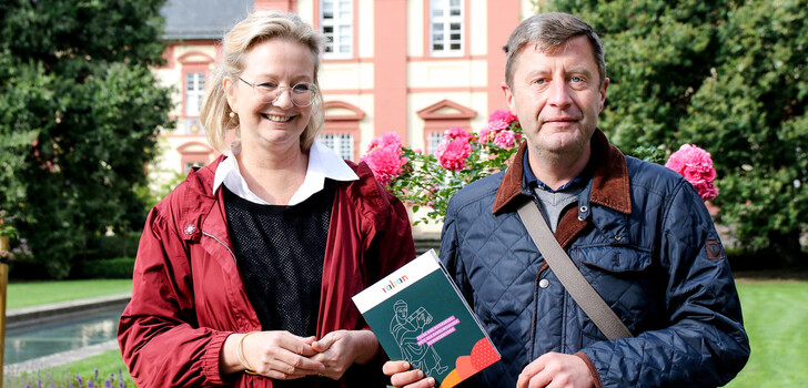 Christine Kenner vom Landesamt für Denkmalpflege und Klaus H. Orth vom Fuldaer Kulturamt erläutern das Konzept der EKS-Bewerbung.
