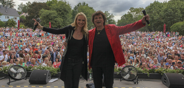 Auch in Fulda wurde bei der von HR4 veranstalteten vierstündigen Party deutlich, dass Schlager mehrere Generationen von Fans vereinen können - eben von 8 bis 80 Jahren.