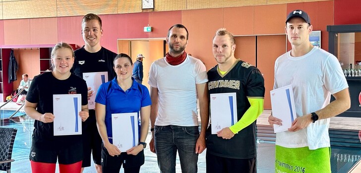 Die geehrtenSieger des Bezirk Nord: (von links nach rechts): Alicia Link, Julian Weichert, Ann-Kathrin Heumann, Timm Knappe-Gaidies (Vorsitzender), Carsten Gerke und Morten Gantner.