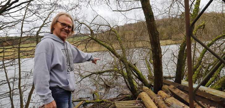 Wasserski-Liftbetreiber Wolfgang Senge freut sich über seine tierischen Nachbarn