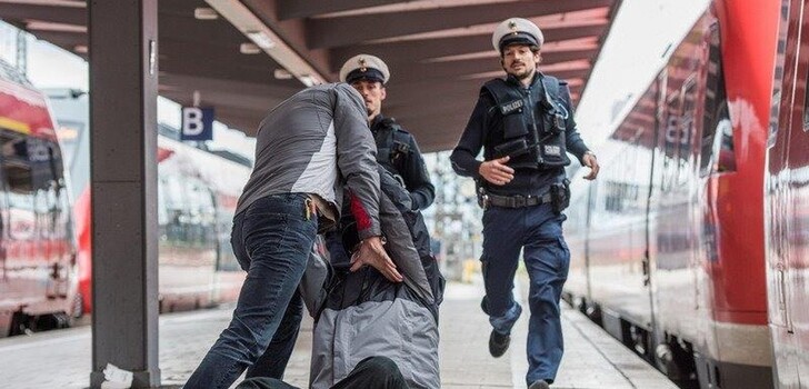 Die Bundespolizei sucht Zeugen nach einem Vorfall in der Nacht zum Sonntag in einem Regionalzug zwischen Gießen und Alsfeld