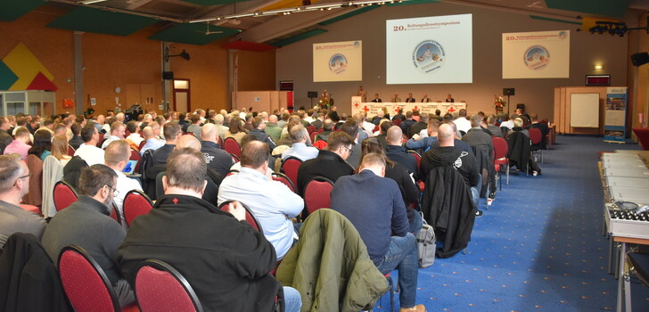 Viel los beim 20. DRK-Rettungsdienstsymposium in der Hessenhalle im Hotelpark Hohenroda.